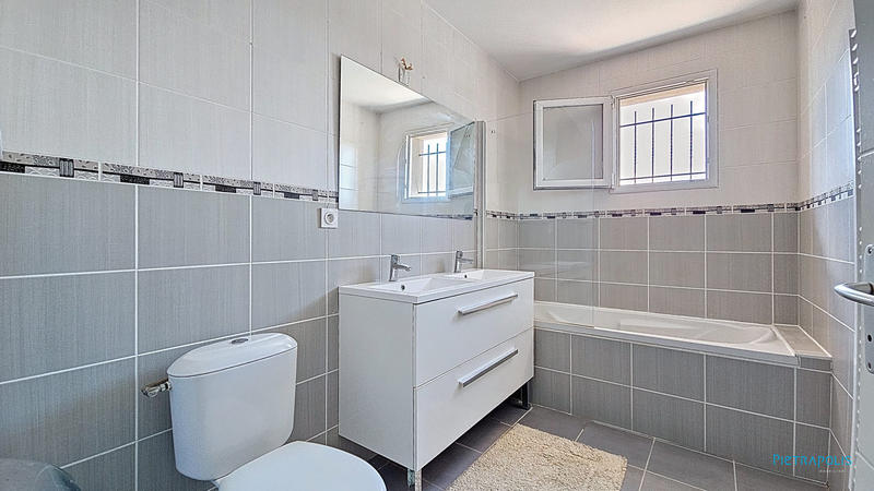 Maison - 87 m² - 5 pièces