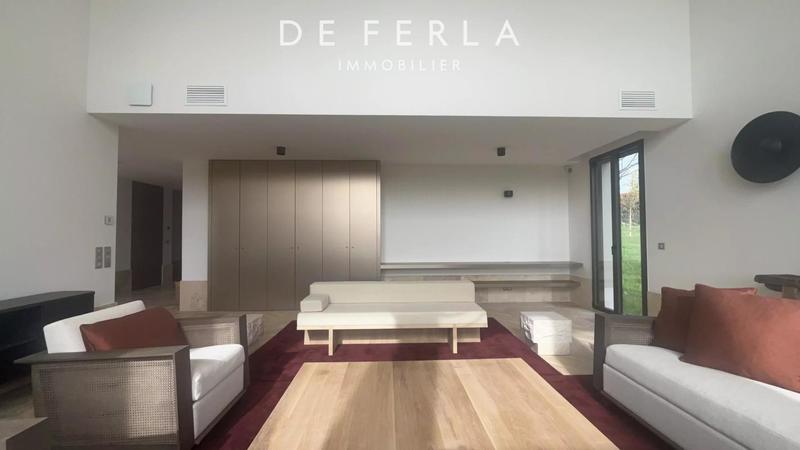 Demeure - 50 m² - 10 pièces