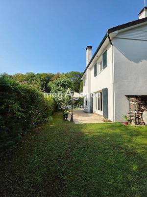 Maison - 141 m² - 6 pièces