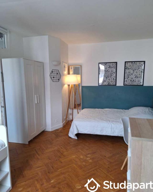 Chambre - 80 m² - 1 pièce