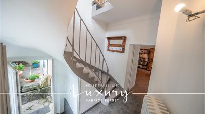 Maison - 200 m² - 9 pièces