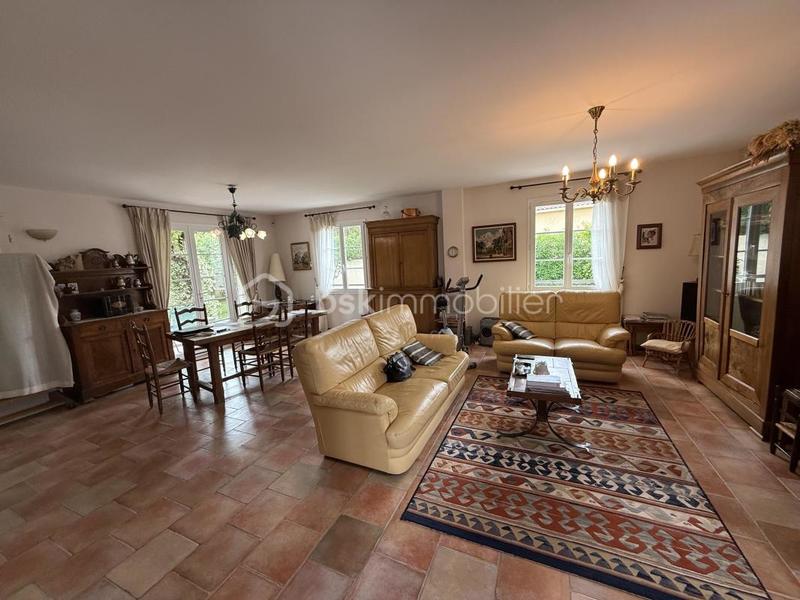 Maison traditionnelle - 131 m² - 6 pièces