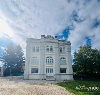 Appartement - 85 m² - 4 pièces