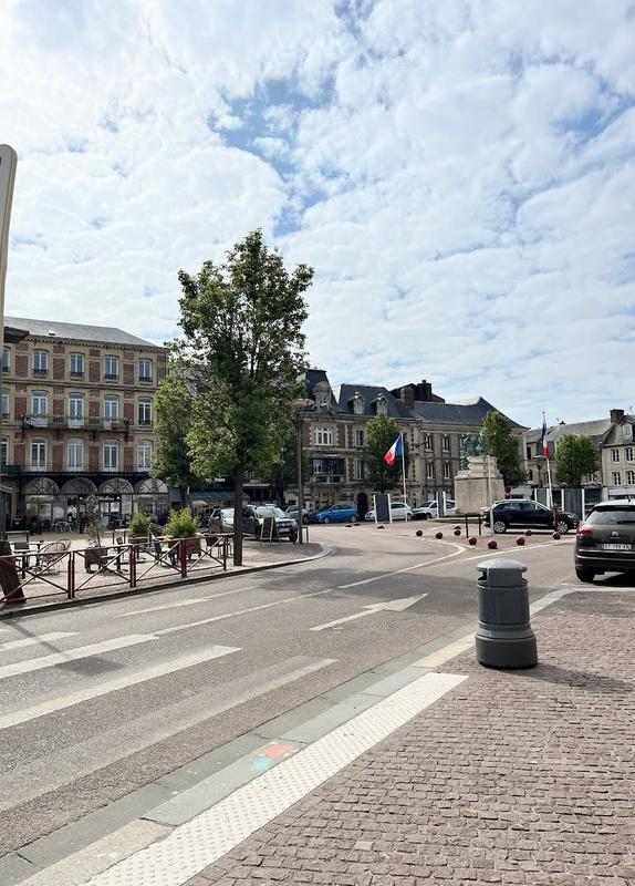 Local commercial - 220 m² - 7 pièces