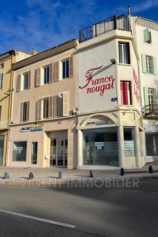 Local commercial - 105 m²