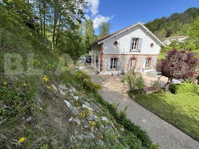 Maison de maîtres - 202 m² - 6 pièces