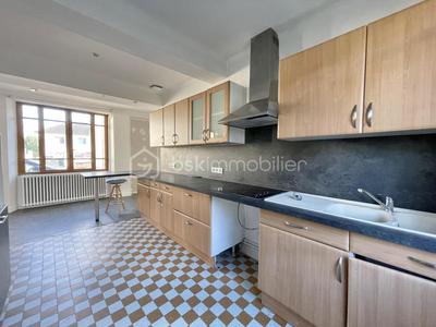 Maison de village - 80 m² - 5 pièces