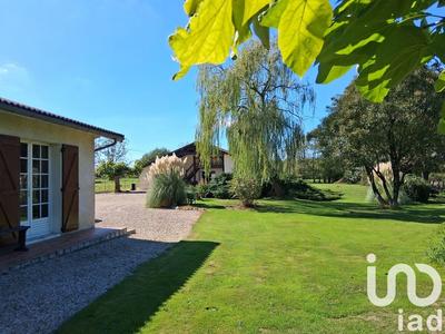 Maison - 200 m² - 8 pièces