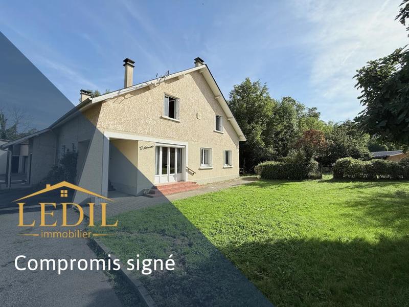 Maison - 224 m² - 7 pièces