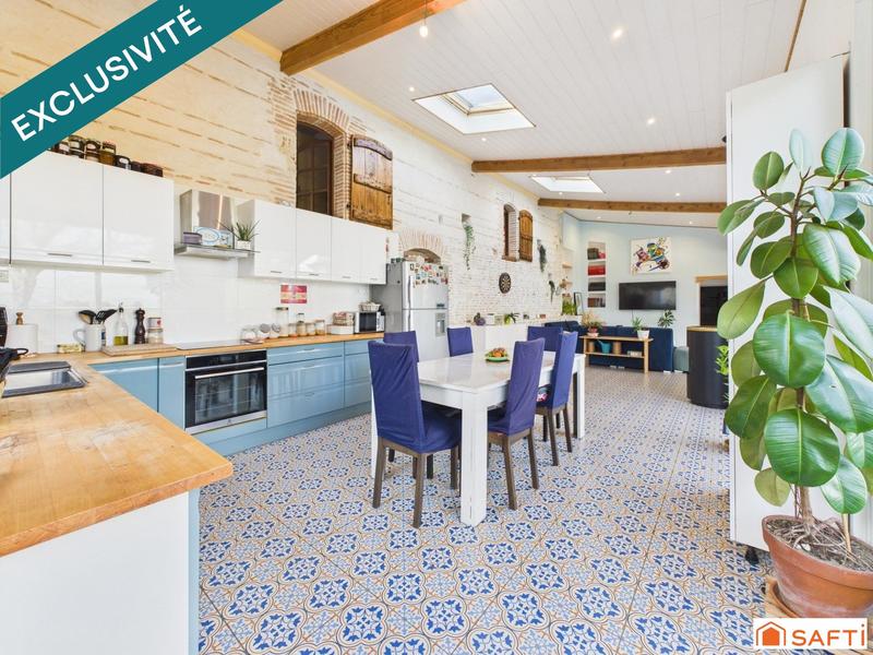 Maison - 210 m² - 8 pièces