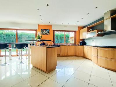 Maison - 320 m² - 7 pièces