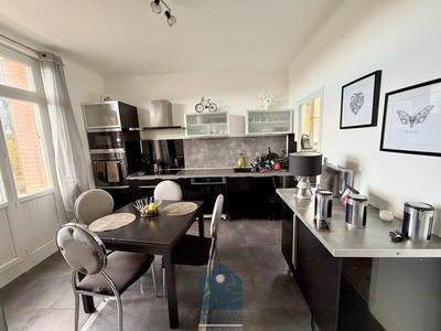 Immeuble - 204 m² - 8 pièces