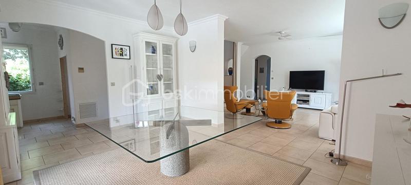 Villa - 185 m² - 6 pièces