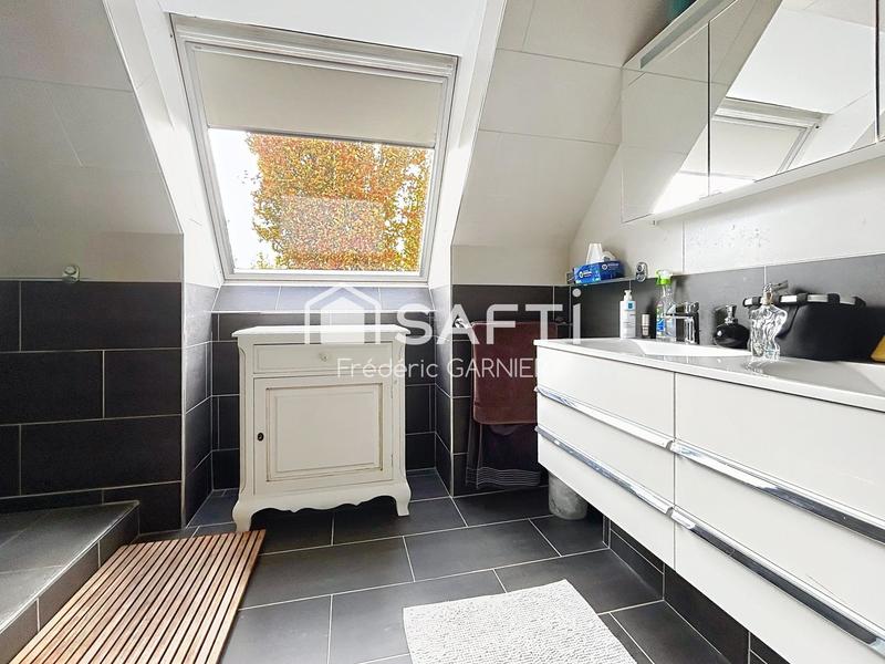 Maison - 202 m² - 7 pièces