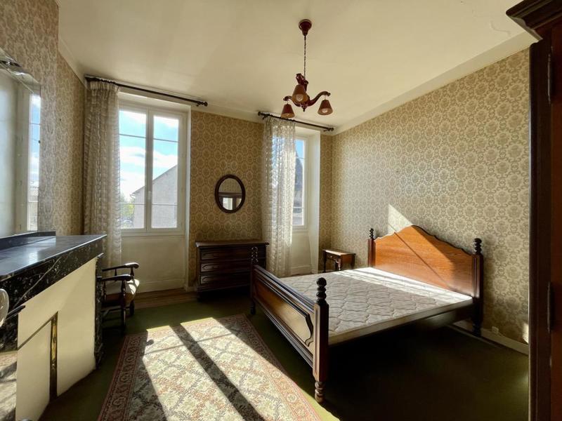 Maison - 220 m² - 7 pièces