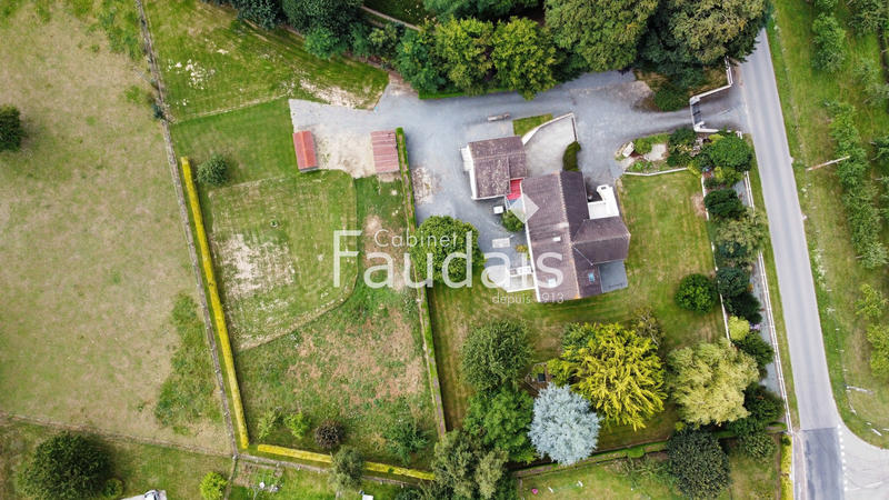 Maison - 198 m² - 8 pièces