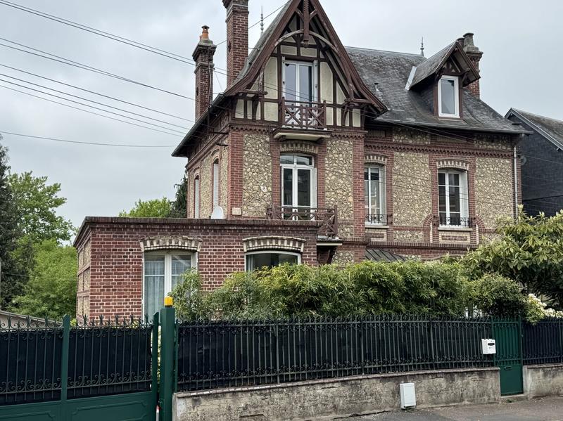 Maison - 163 m² - 7 pièces