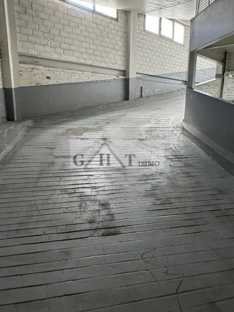 Entrepôt - 2 239 m²