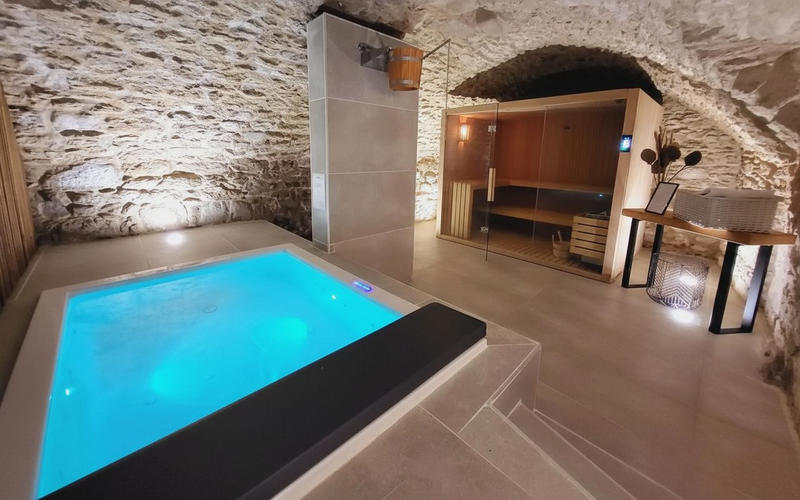 Maison - 450 m² - 12 pièces