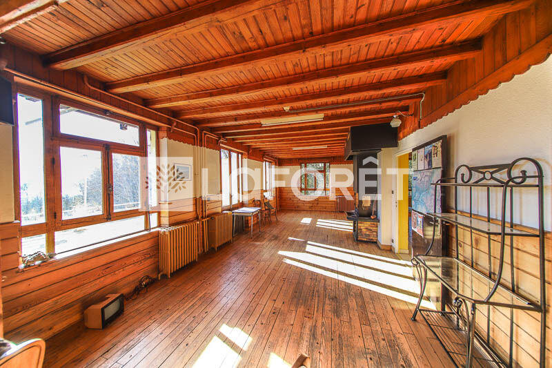 Maison - 828 m² - 30 pièces