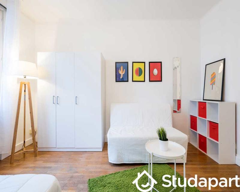 Chambre - 80 m² - 1 pièce