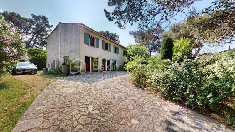 Maison traditionnelle - 117 m² - 5 pièces