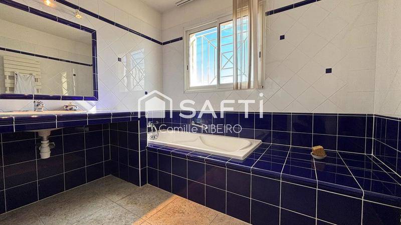 Maison - 280 m² - 5 pièces