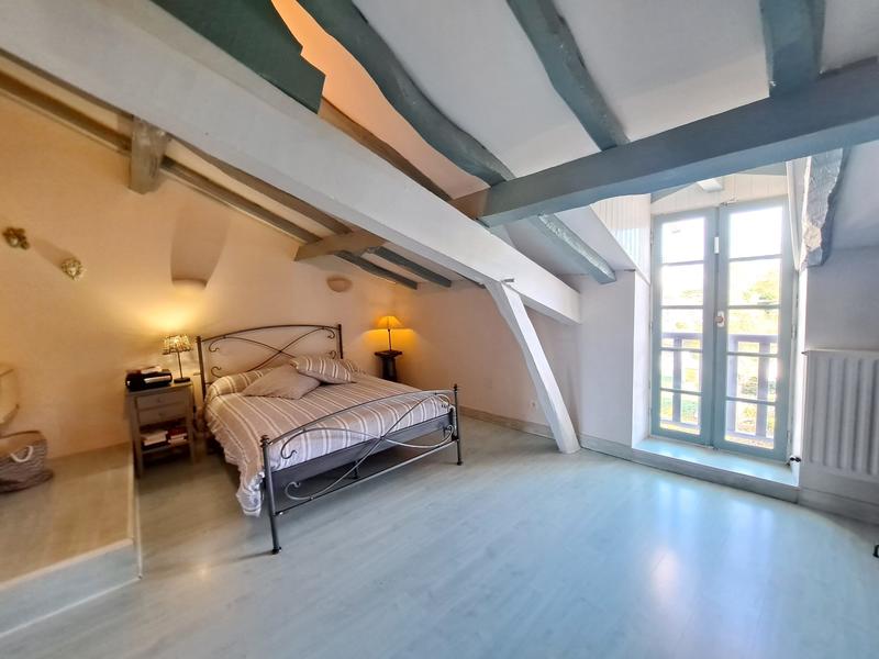 Maison - 218 m² - 6 pièces