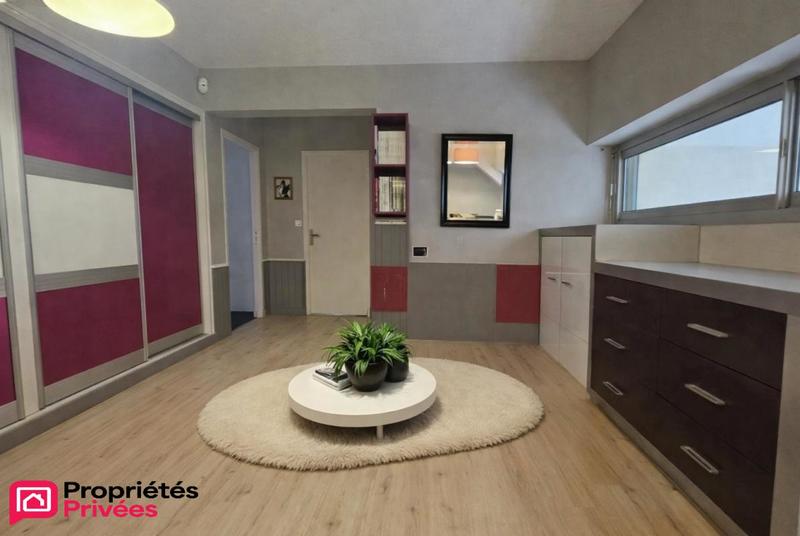 Maison - 229 m² - 9 pièces