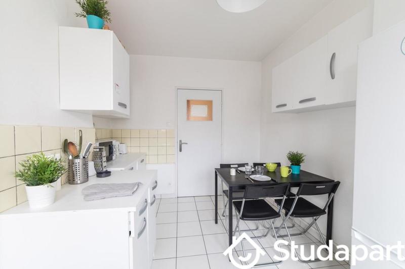 Chambre - 13 m² - 1 pièce