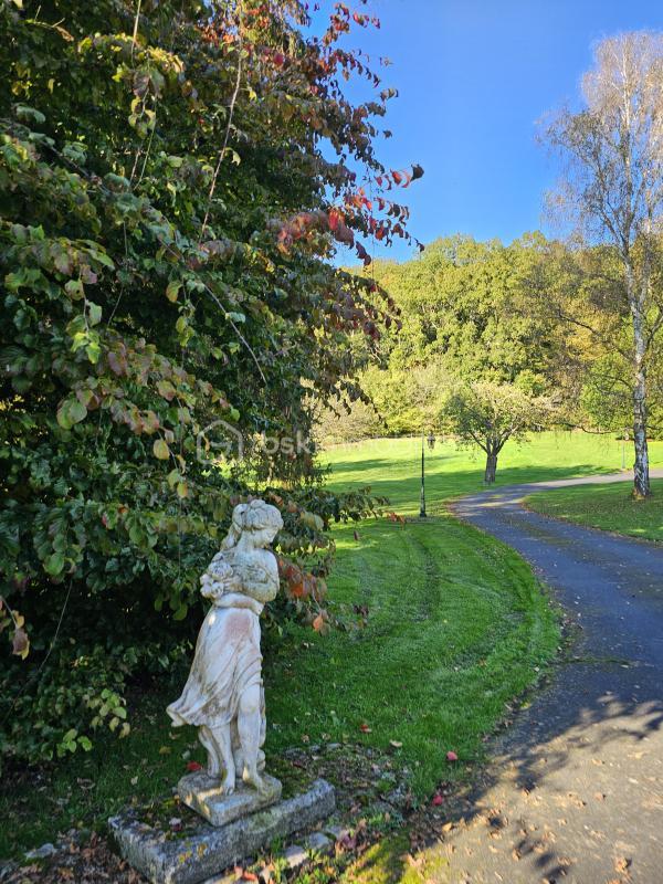 Chaumière - 470 m² - 9 pièces