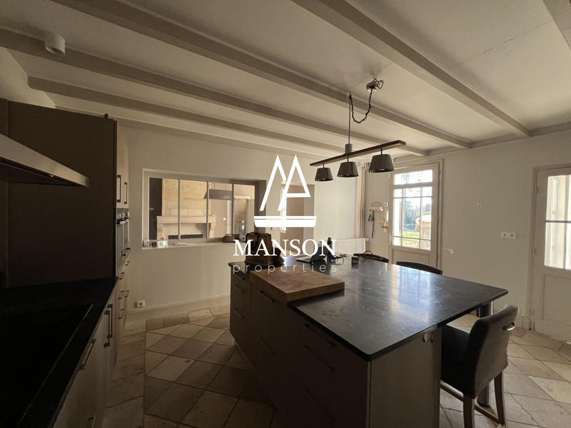 Maison - 350 m² - 10 pièces