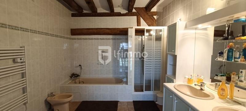 Demeure - 281 m² - 13 pièces