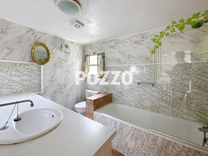 Maison - 322 m² - 16 pièces