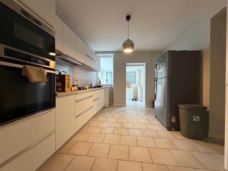 Maison - 203 m² - 10 pièces