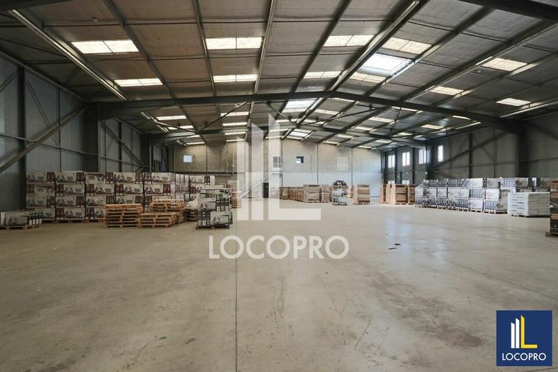 Local d'activité / Entrepôt - 4 800 m²