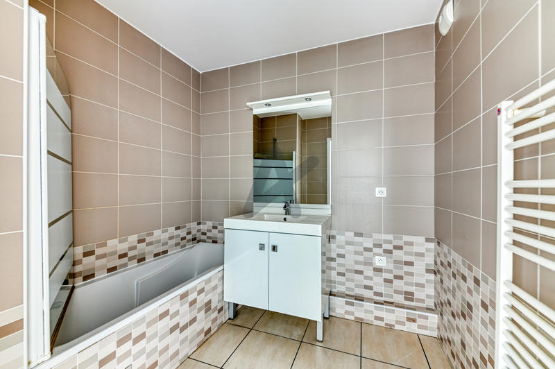 Appartement - 102 m² - 5 pièces