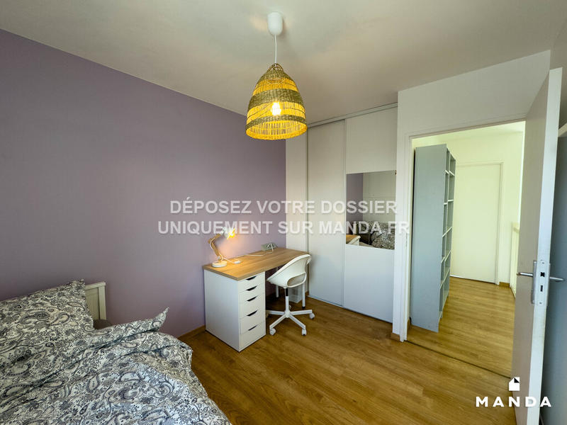 Chambre - 12 m² - 5 pièces