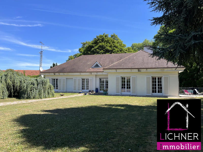 Maison - 373 m² - 10 pièces