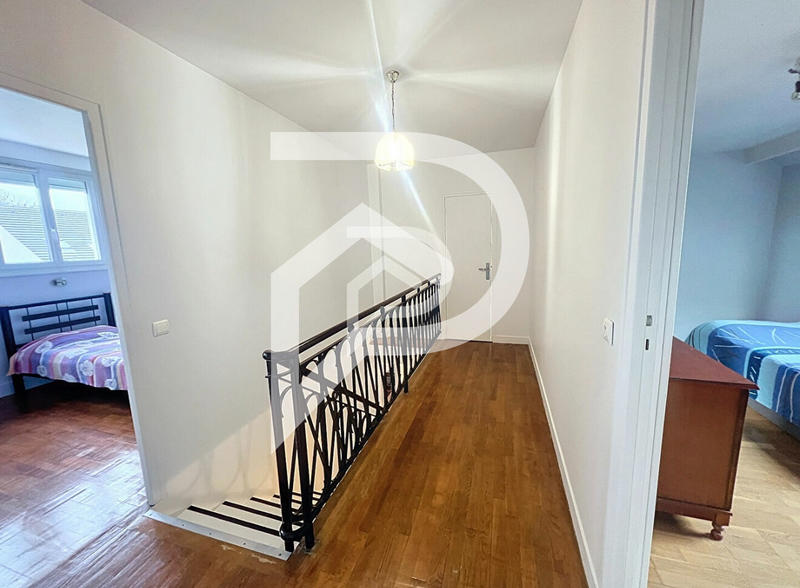 Maison - 170 m² - 8 pièces