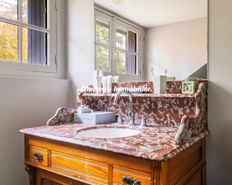 Demeure - 589 m² - 15 pièces