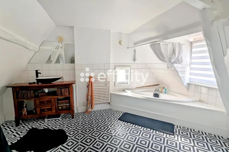 Maison - 186 m² - 7 pièces