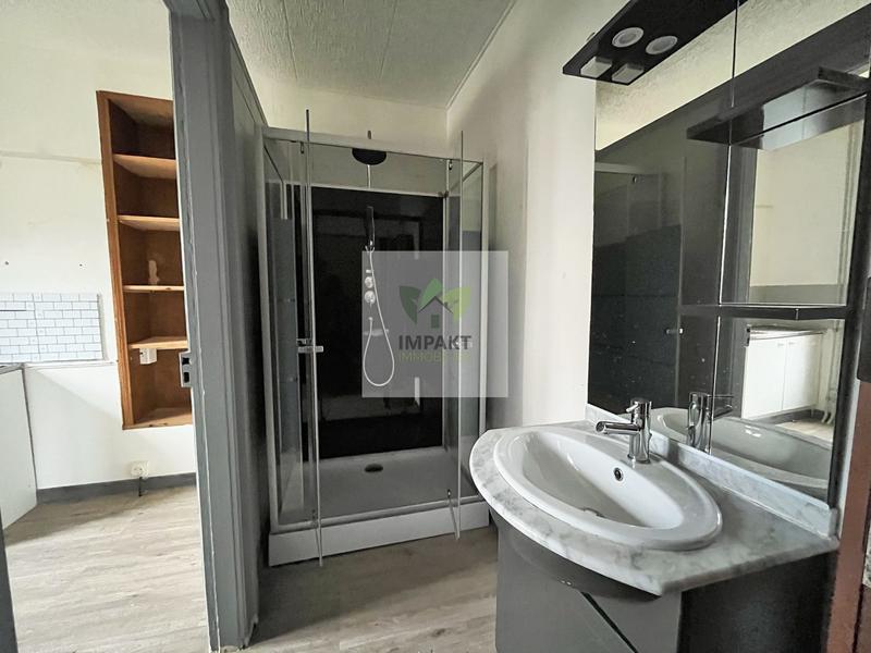 Maison - 220 m² - 12 pièces