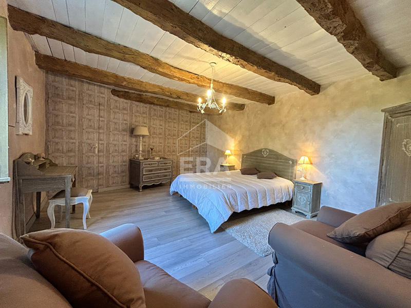 Maison - 512 m² - 14 pièces