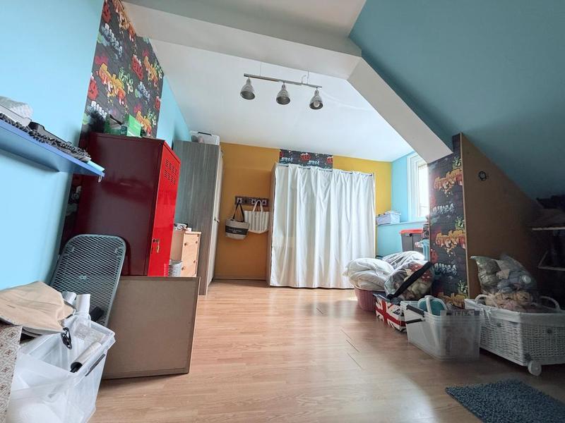 Maison - 210 m² - 6 pièces