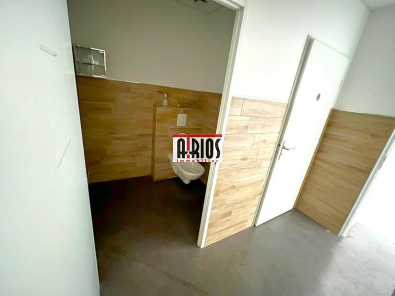 Local d'activité / Entrepôt - 290 m²