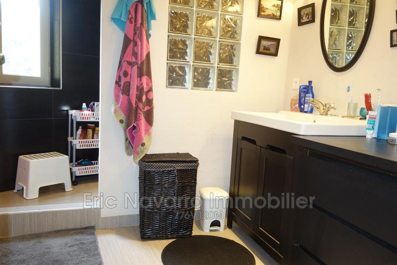 Propriété - 250 m² - 8 pièces