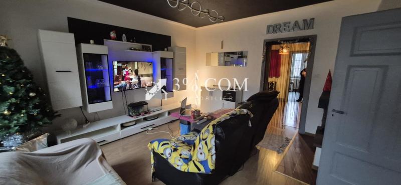 Maison - 161 m² - 10 pièces