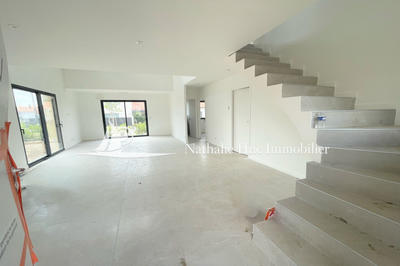 Maison - 99 m² - 4 pièces