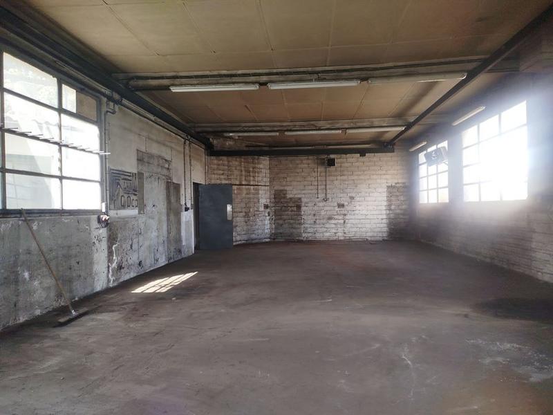 Local commercial - 150 m² - 2 pièces